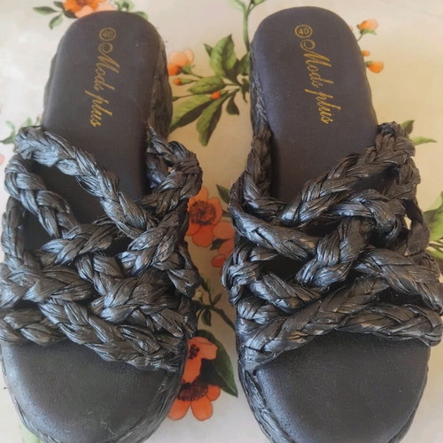 Knitted platforms like new, black, size 40