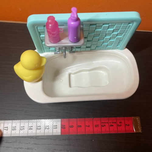 Mattel Barbie Skipper Babysitter bath time playset like new