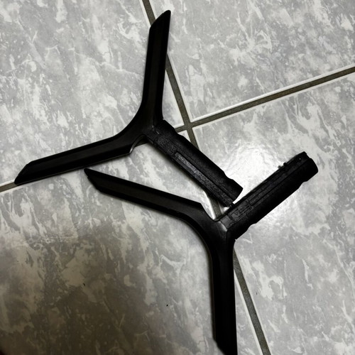 Samsung TV legs set like new