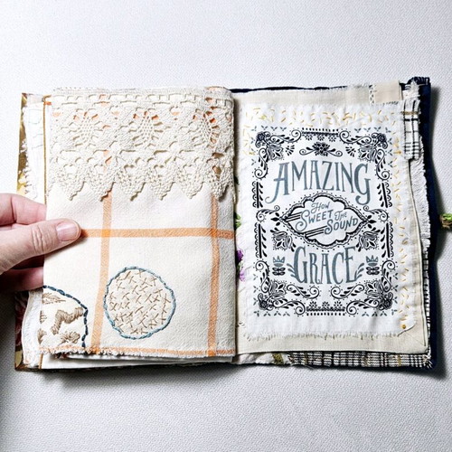 Handmade fabric needle and thread book pouch like new