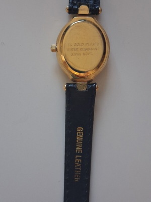 Vintage οβάλ ρολόι χειρός Quartz LS επίχρυσο (18Κ) με στρας και δερμάτινο λουράκι μεταχειρισμένο