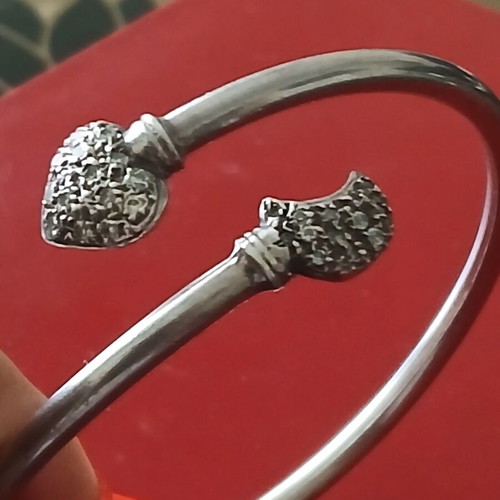 Silver 925 bracelet with zirconia like new, no hallmark
