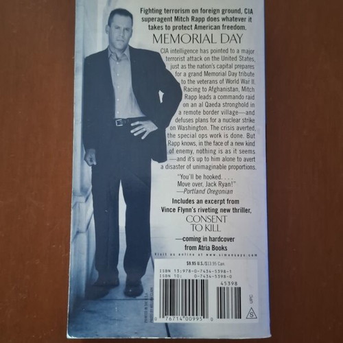 Memorial Day by Vincent Flynn like new, English