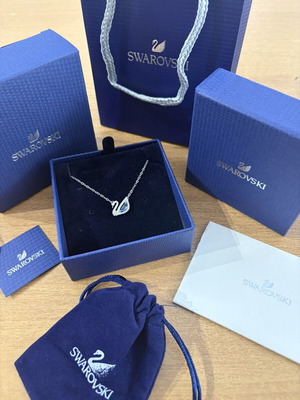 Κολιέ Κύκνος Swarovski με πετράδι γαλάζιο καινούργιο, ασημί