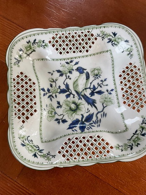 Victoria Austria 1904-1918 porcelain antique in almost excellent condition