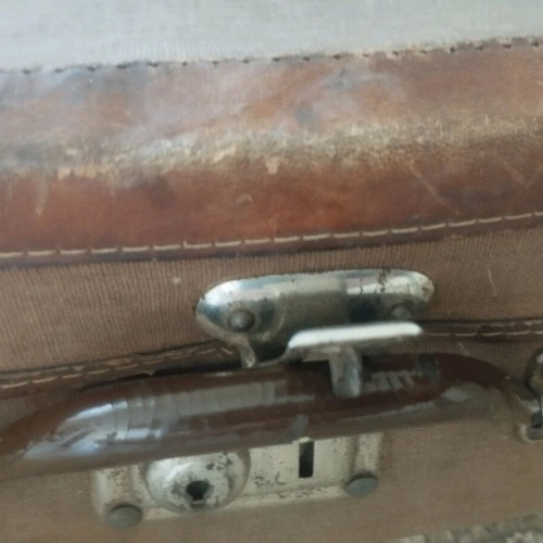 Antique suitcase 100 years old in very good condition