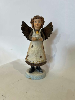 Vintage resin angel figurine with metal wings, 16x8x5 cm
