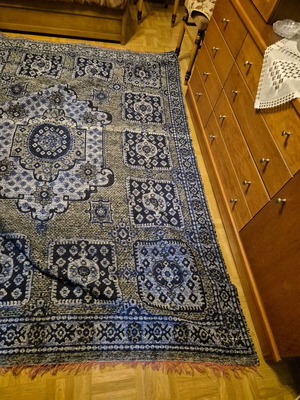 Handmade rug with embroidery and fringes like new 2.40m x 1.85m