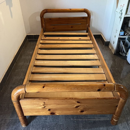 Single bed frame in Swedish wood 1x2 meters