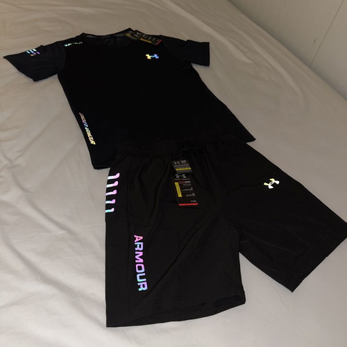 Under Armour HeatGear reflective t-shirt and shorts set, medium