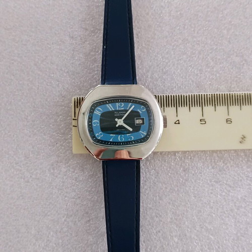 Winding women's watch new, unused