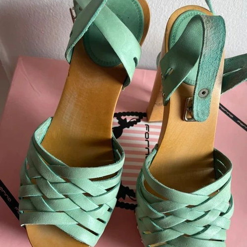 Fornarina sandals like new, size 36, mint color, high heel