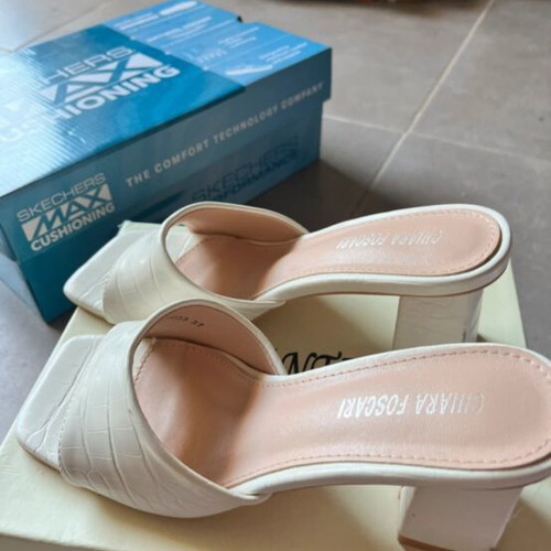 Beige high heel shoes size 37 like new