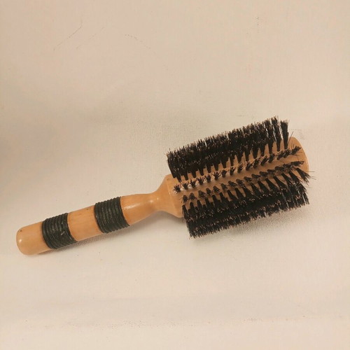 Round large wooden hairbrush like new
