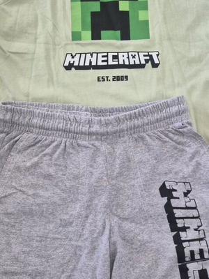 Παιδικό σετ Minecraft μεταχειρισμένο, αμάνικη μπλούζα και γκρι βερμούδα 6 ετών