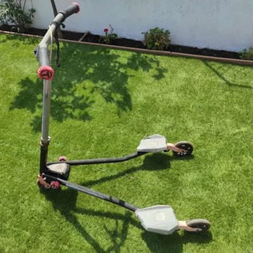 Smartrike Ski Scooter Z7 used with dynamic tilt technology