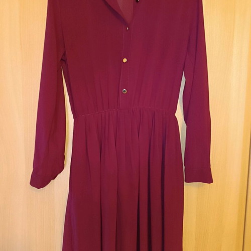 Women's midi dress burgundy like new, size medium