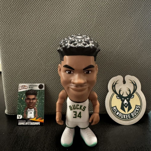 Giannis Antetokounmpo NBA figure like new with card and team sticker