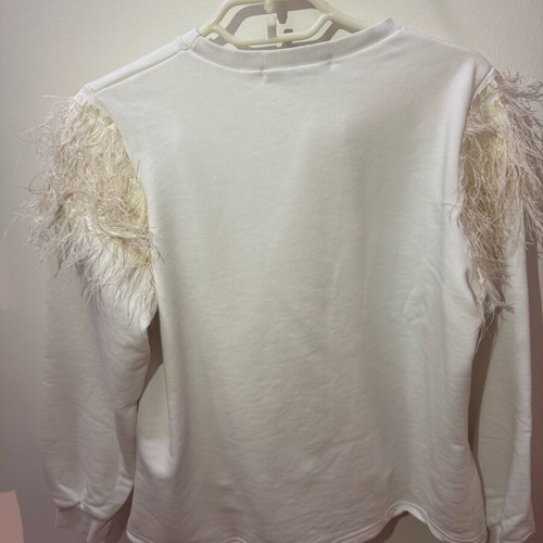 Two-piece set with feathers Large, like new, white