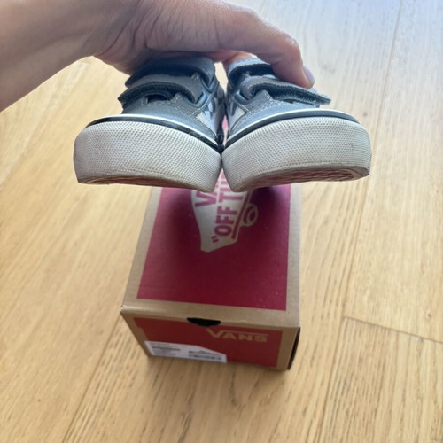 Vans Old School V sneakers size 27 like new, velcro