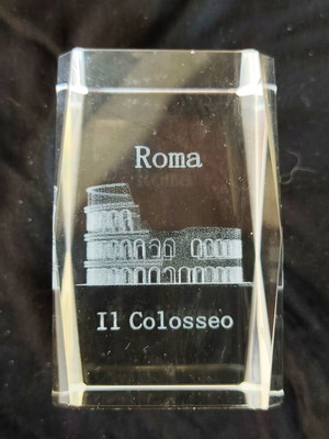 Crystal press paper with 3D laser etching of Colosseo, like new
