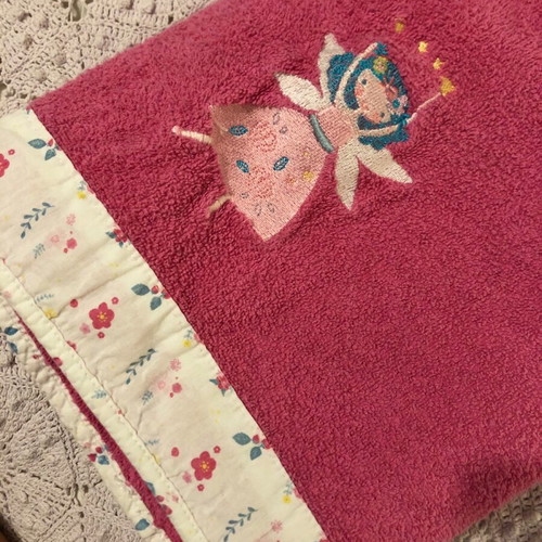 Nima Home bath towel for girl used