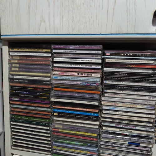 Classical music CD collection, 85 pieces