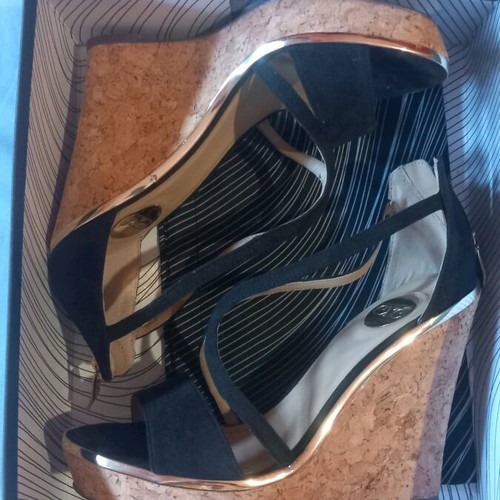 Exe pumps used, size 37, black with box and pouch