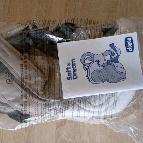 Chicco 3-Position Baby Carrier like new beige white
