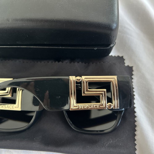 Versace Sunglasses like new, black