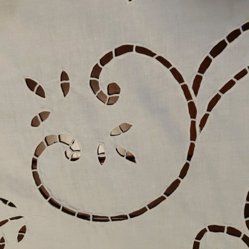 Handmade cutwork curtain like new 150x170 without tape