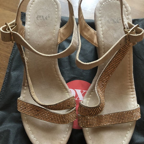 Exe platform sandals nude pink suede with rhinestones size 39 like new