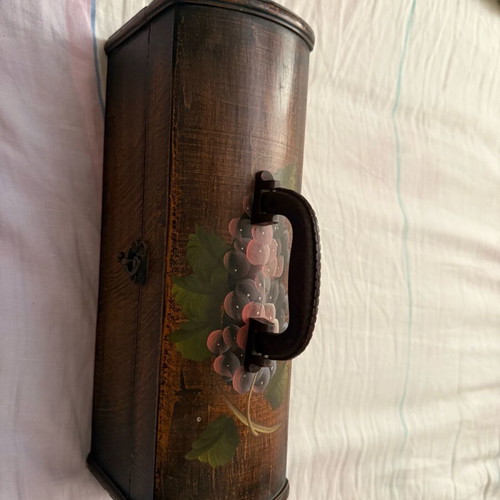 Wooden wine case vintage 50 years with leather handle in like new condition