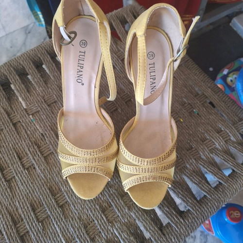 Tulipano yellow pumps like new size 39 with rhinestones