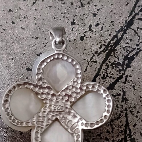 Silver pendant pearl flower 3.5 cm in excellent condition Loisir