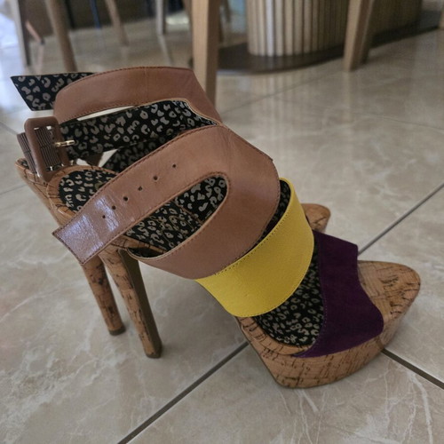 Jessica Simpson women's sandals new, leather and suede, size 40, purple and yellow