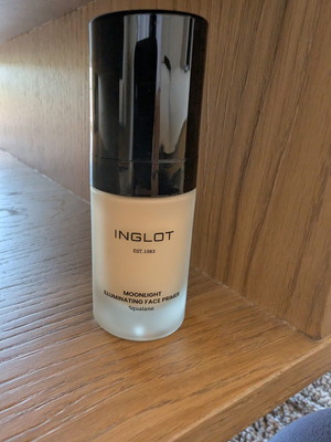 Inglot Moonlight Illuminating Face Primer like new, hydrating glow