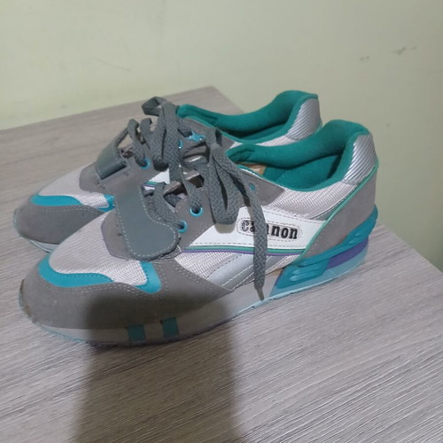 Athletic shoes used, size 39, gray