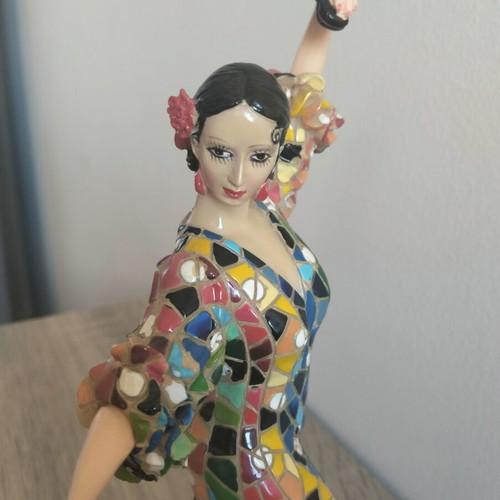 Flamenco dancer figurine hand-painted, like new, Barcino style