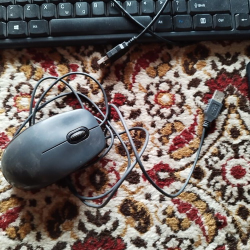 Keyboard mouse and mouse pad set like new