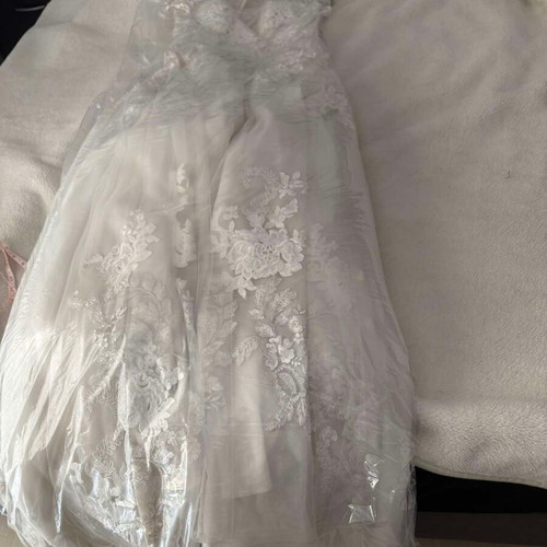 Italian wedding dress with lace and tulle like new, size L