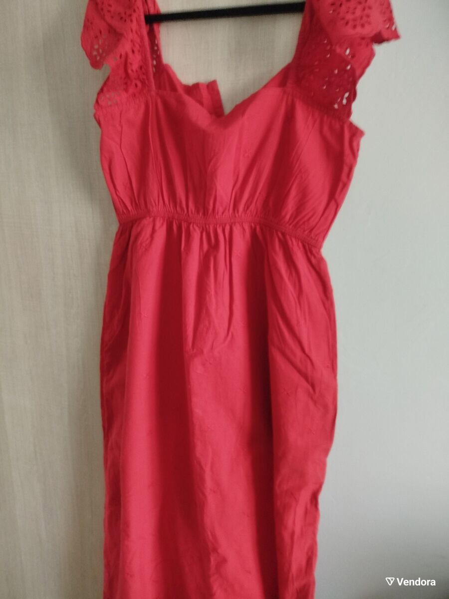 oysho red dress OYSHO - Pop of colour in our coral summer dress. Shop now the new collection >> bit.ly/OYbeachwearnew
