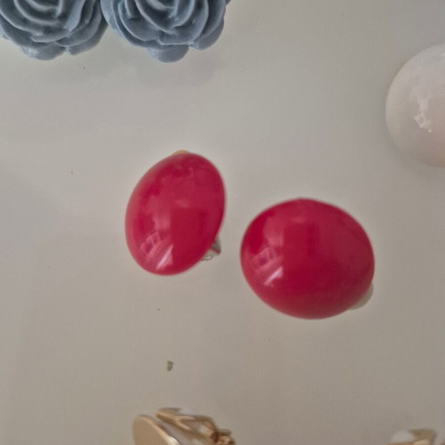Clip-on earrings pack of 5 pairs like new