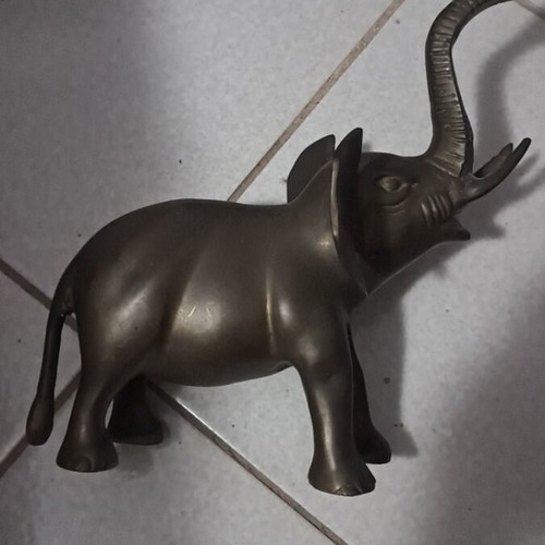 Bronze elephant figurine like new