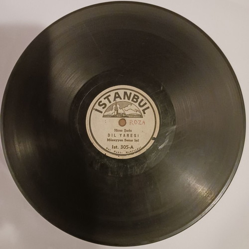 78 rpm record rare with Müzeyyen Senar Işıl - Dil Yaresi