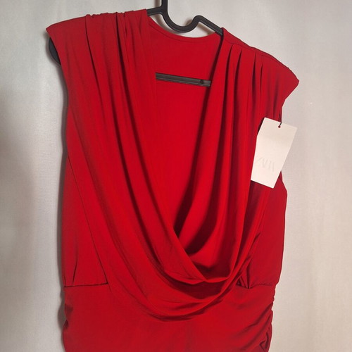 Zara top new in red, size M