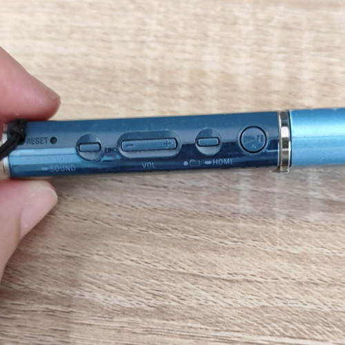 Sony Walkman NW-E013f MP3 Player used, battery issue