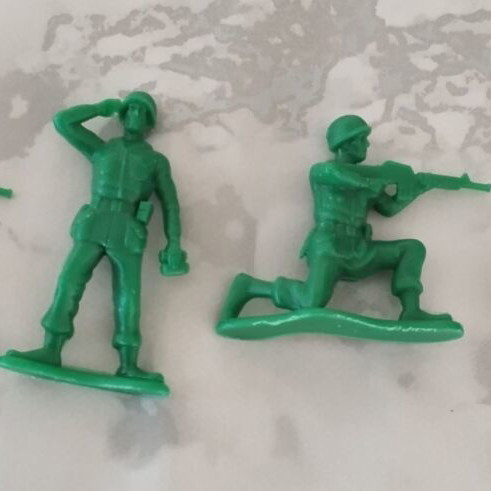 Toy Story green army men set with 2 metal military vehicles like new
