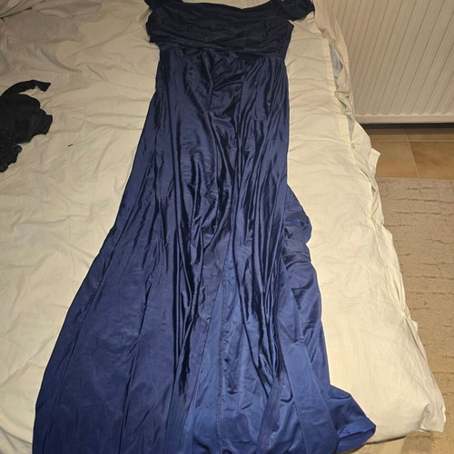 Long dress with slit like new, dark blue, size L