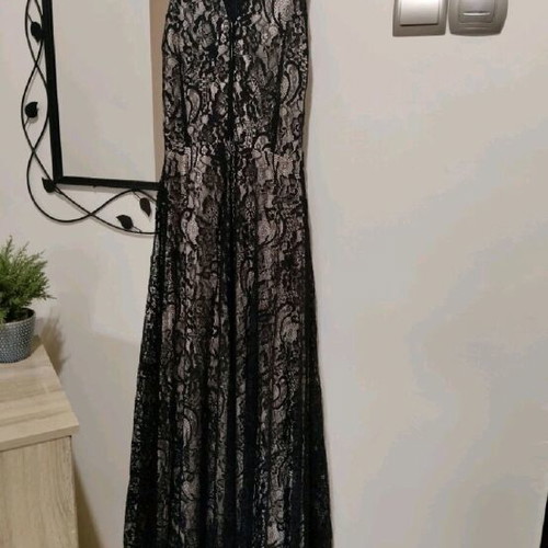 Lynne dress size M like new